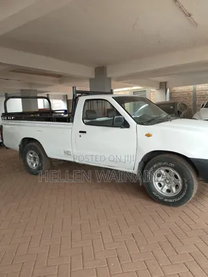 Nissan Hardbody 2005 White