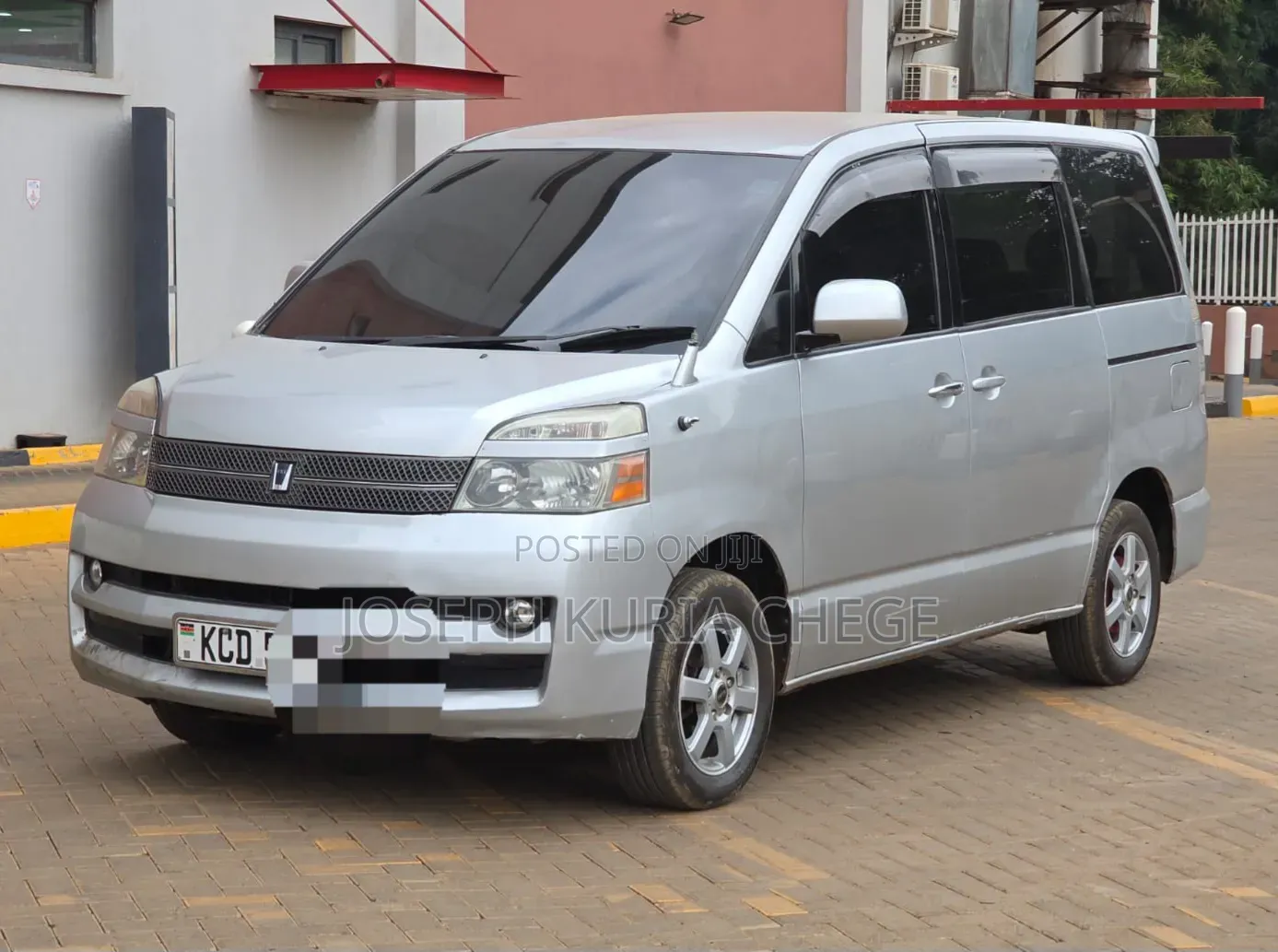 Toyota Voxy 2007 Silver