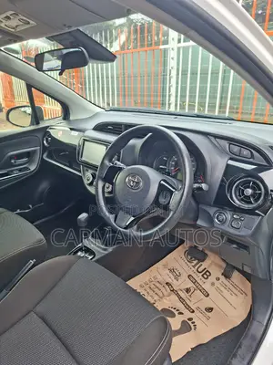 Toyota Vitz 1.0 FWD 5dr 2019 White