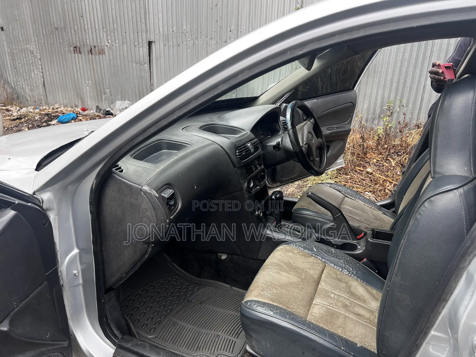 Nissan Advan 2002 Silver