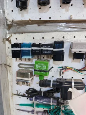 Assorted Automotive Flasher Relays / Turn Signal Blinker Relays