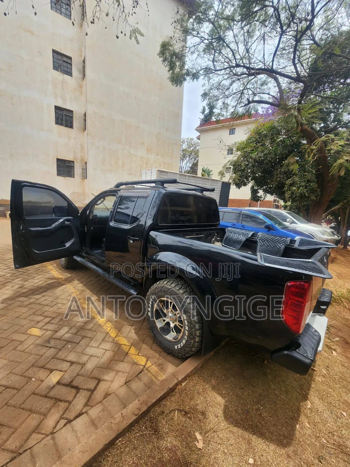 Nissan Navara 2.5 dCi 4x4 2007 Black