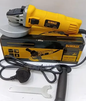 Counterfeit DeWalt 900W Corded Angle Grinder.