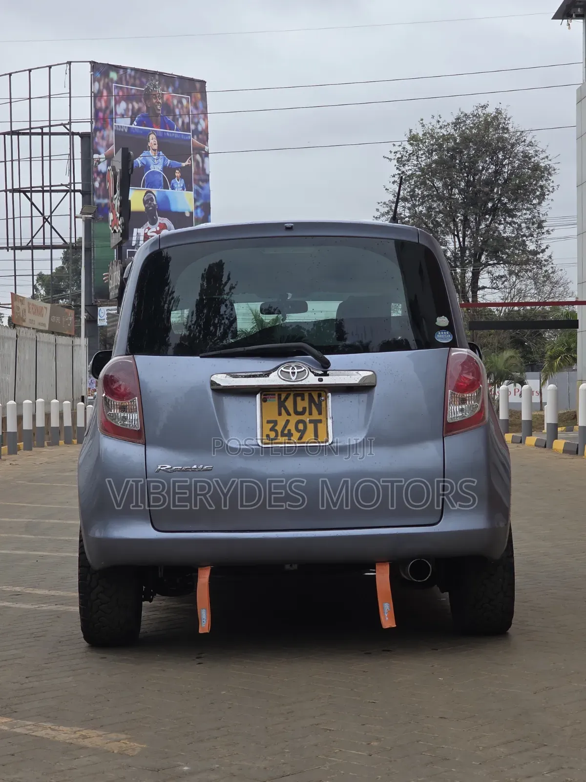 Toyota Ractis 2010