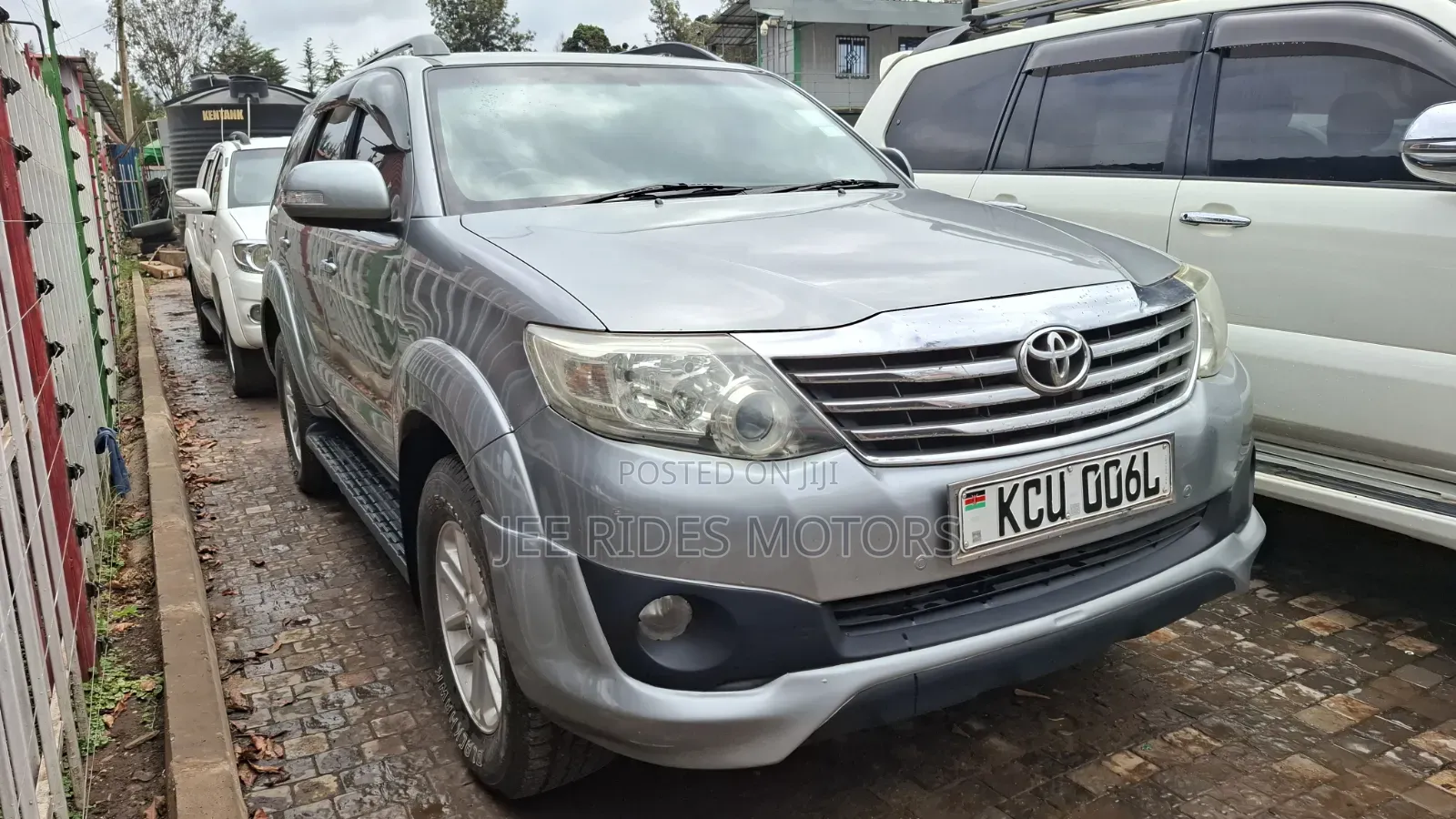 Toyota Fortuner 2.7 AWD 2012 Gray