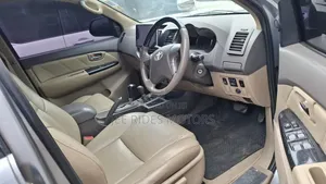 Toyota Fortuner 2.7 AWD 2012 Gray