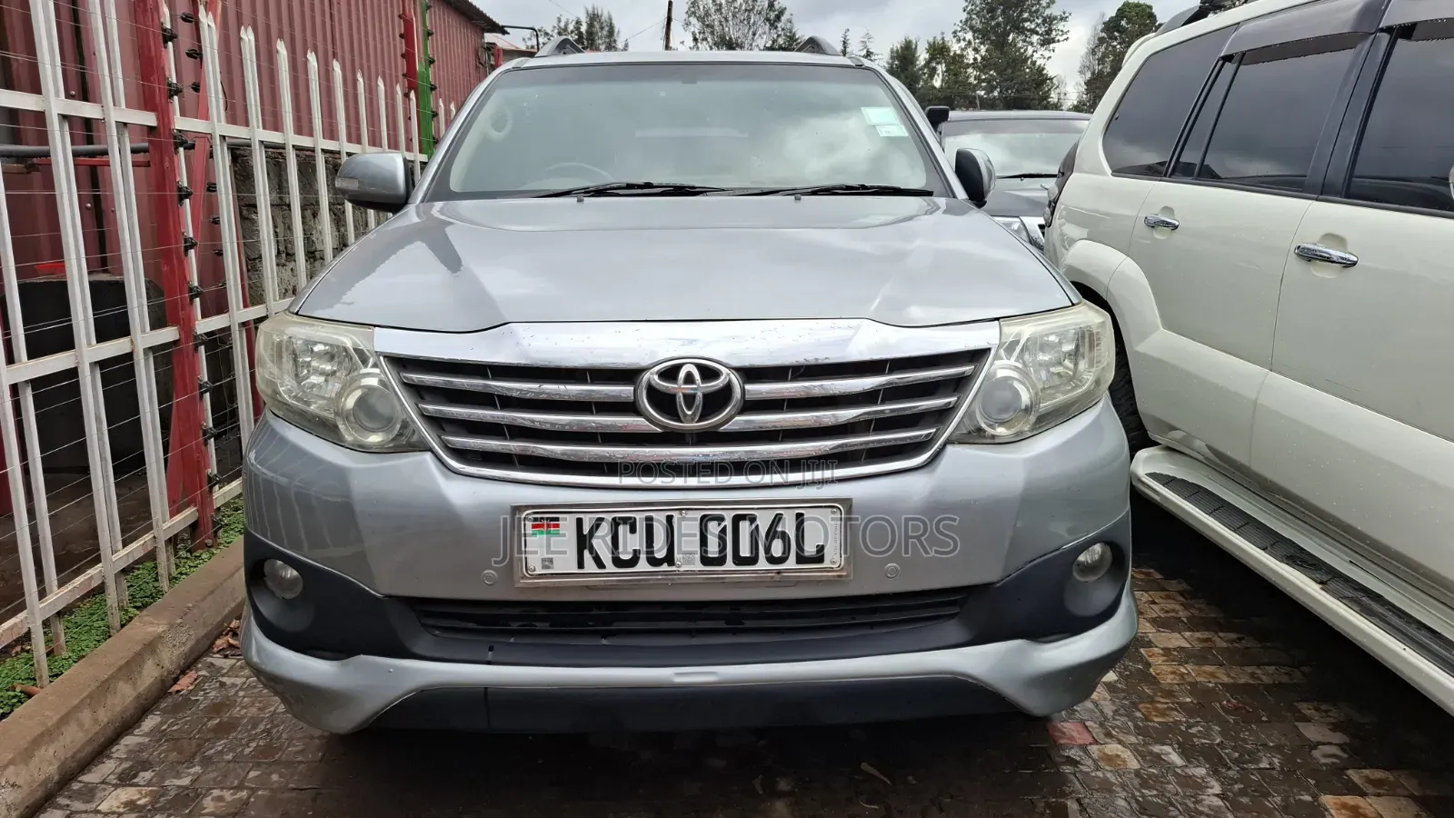 Toyota Fortuner 2.7 AWD 2012 Gray
