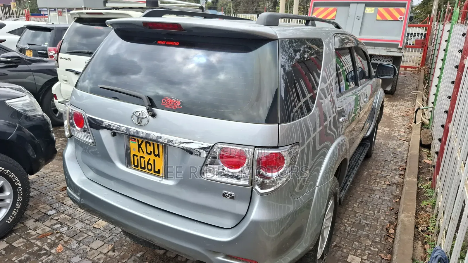 Toyota Fortuner 2.7 AWD 2012 Gray
