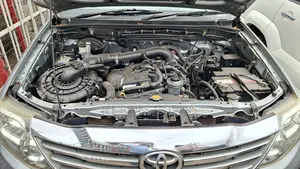 Toyota Fortuner 2.7 AWD 2012 Gray