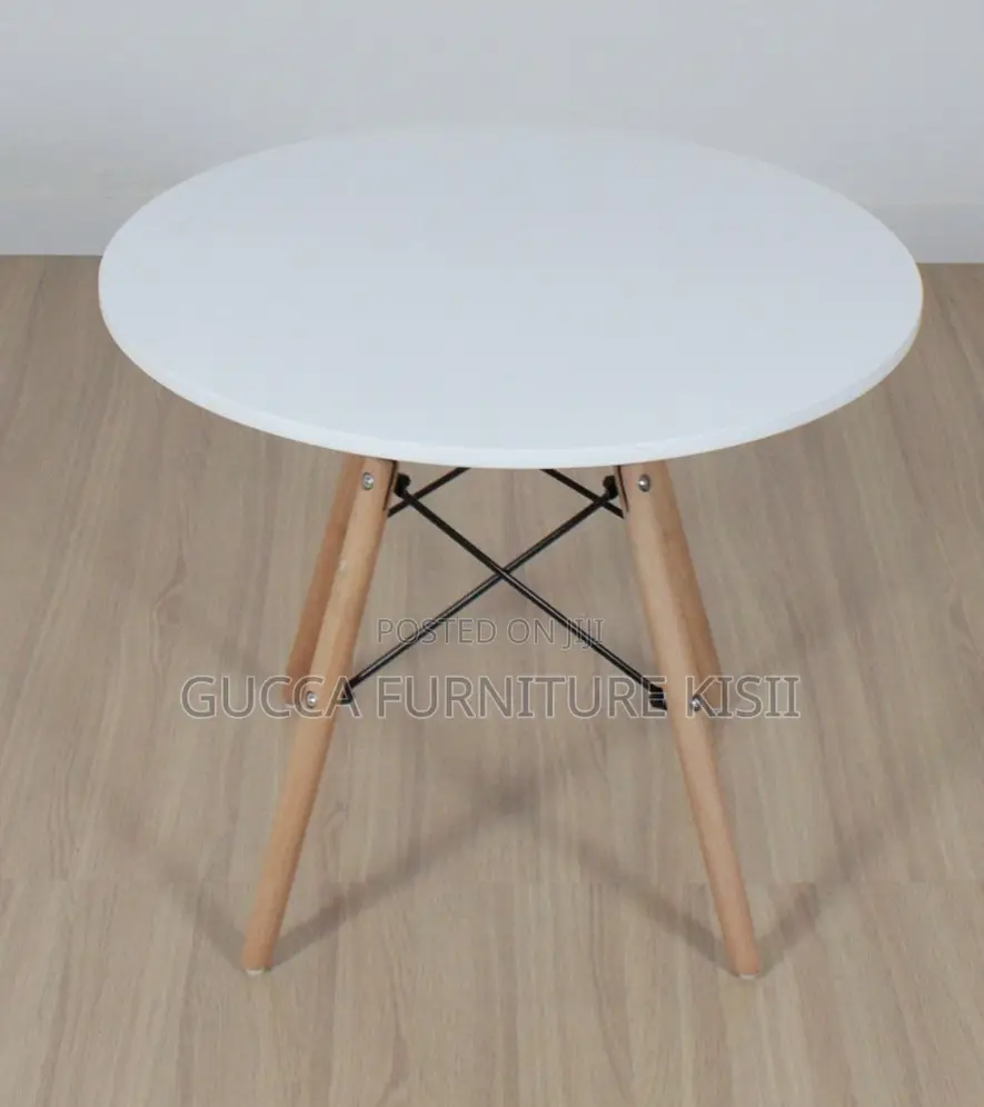 4 Legged Round Dining Table (White)