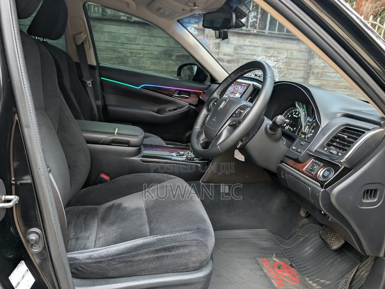 Toyota Crown 2016 Black