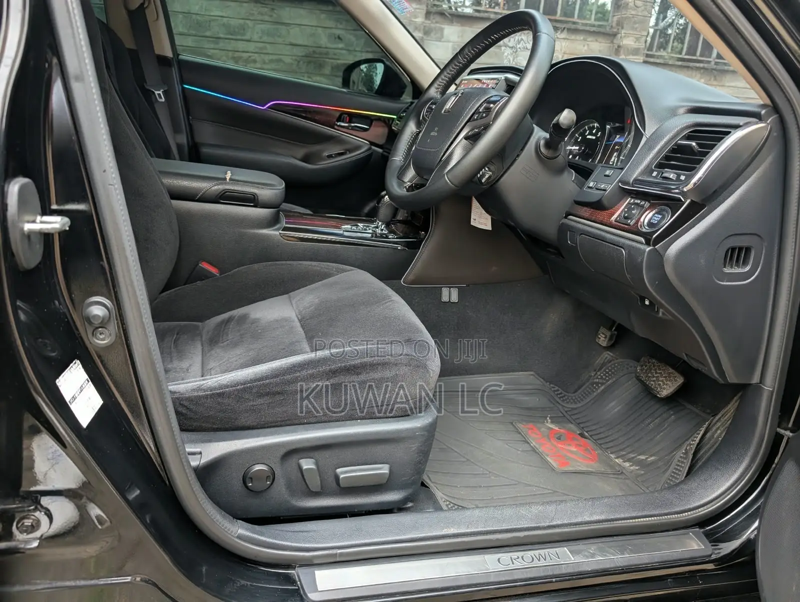 Toyota Crown 2016 Black