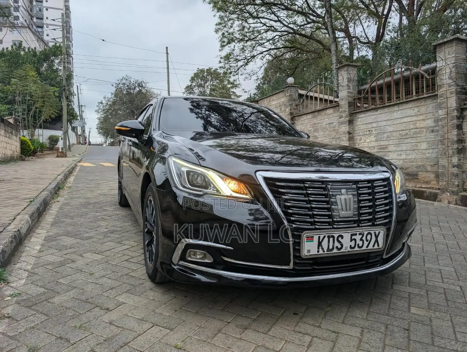 Toyota Crown 2016 Black