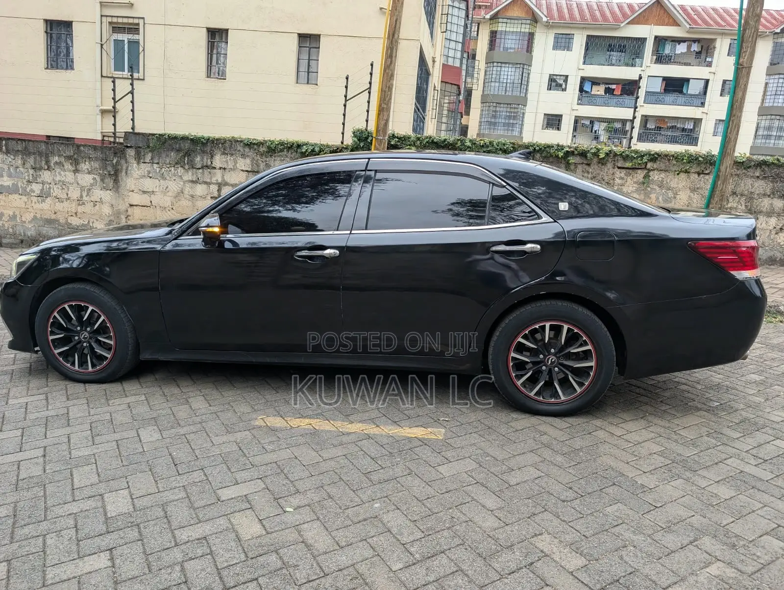 Toyota Crown 2016 Black