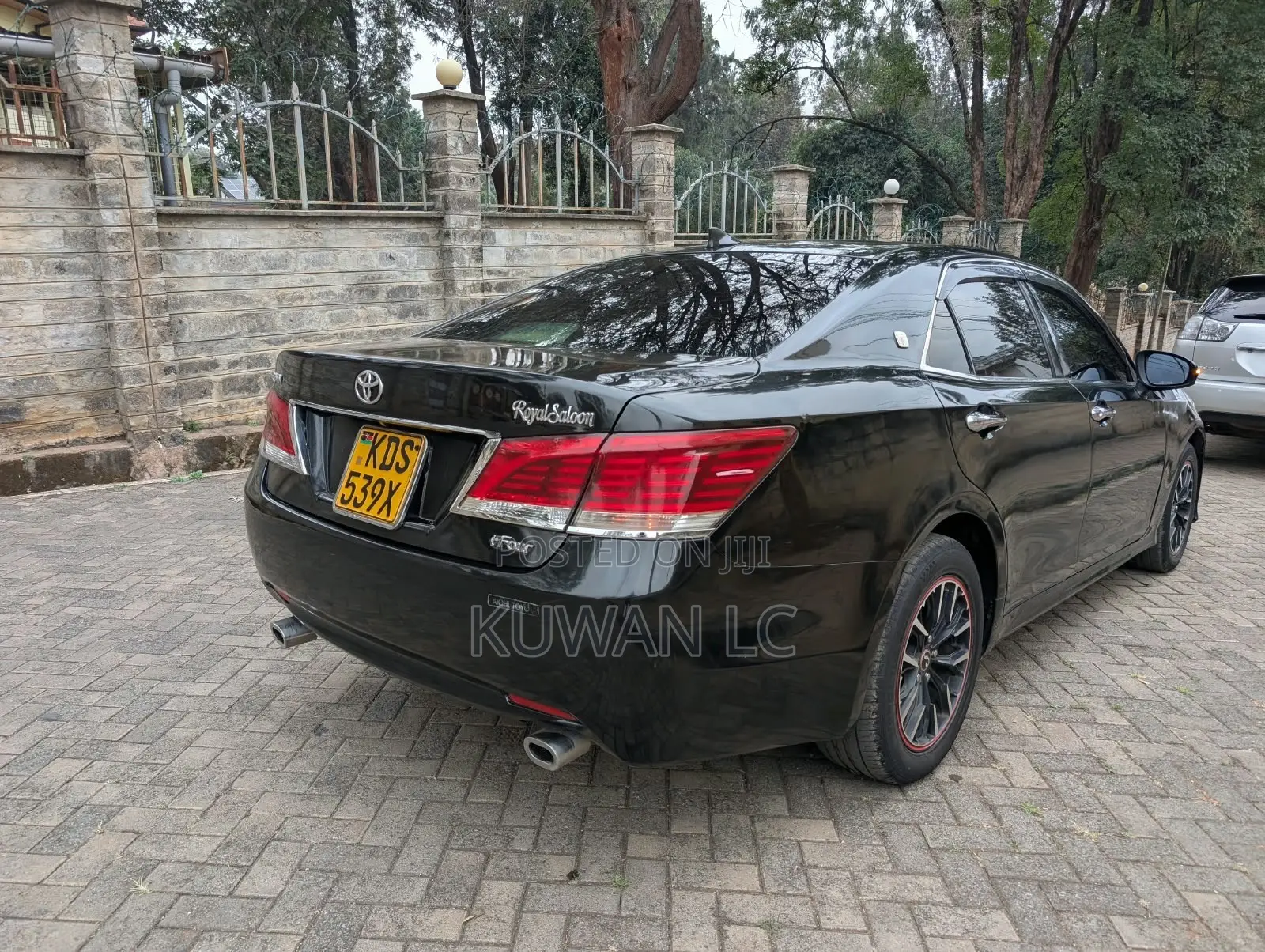 Toyota Crown 2016 Black