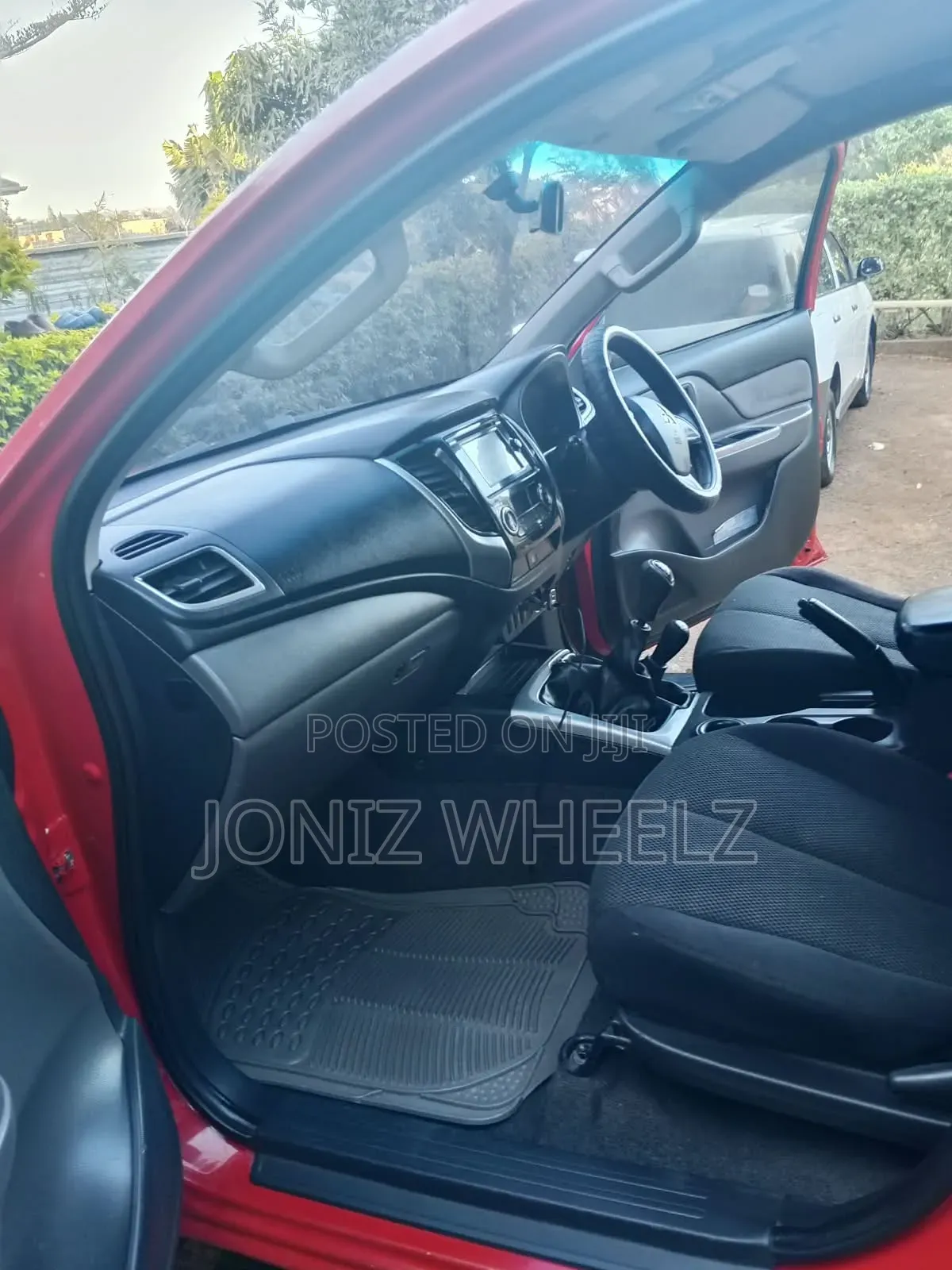Mitsubishi L200 Double Cab 2.4 154hp 4WD 2015 Red