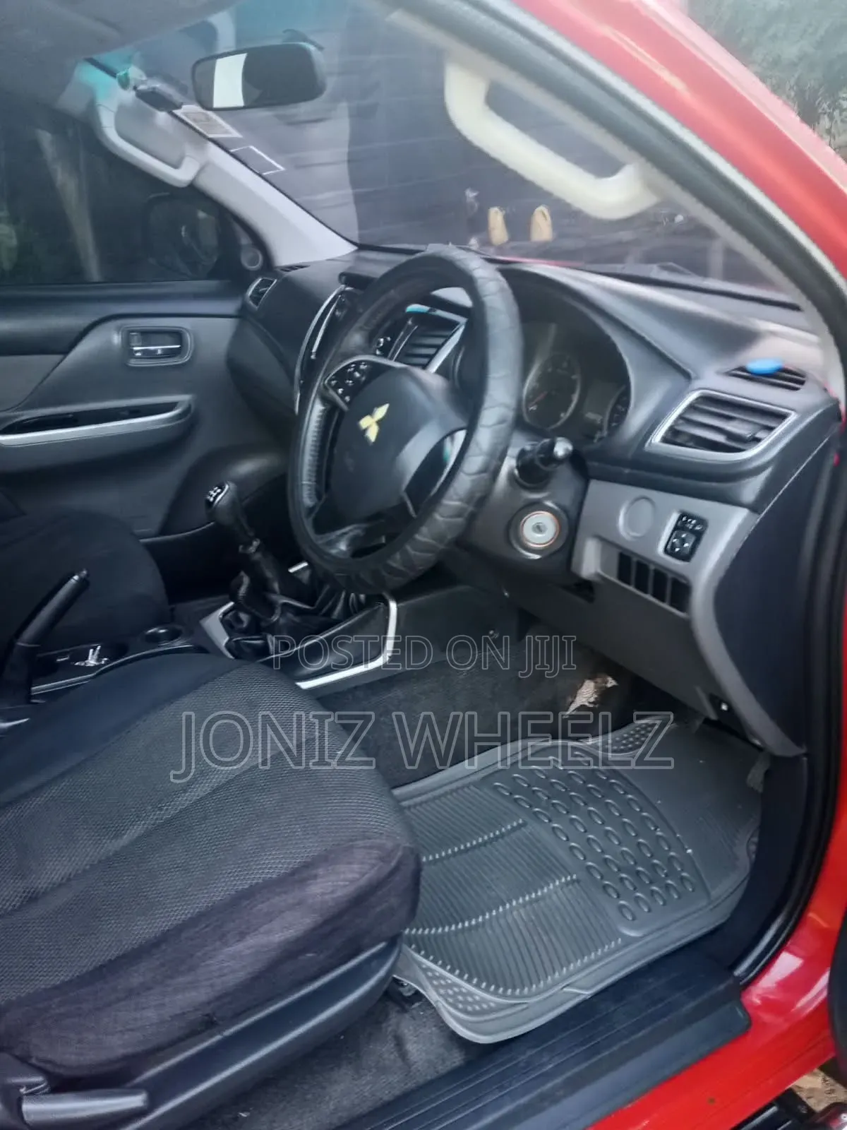Mitsubishi L200 Double Cab 2.4 154hp 4WD 2015 Red