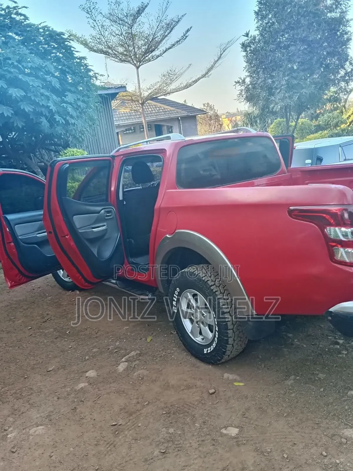 Mitsubishi L200 Double Cab 2.4 154hp 4WD 2015 Red