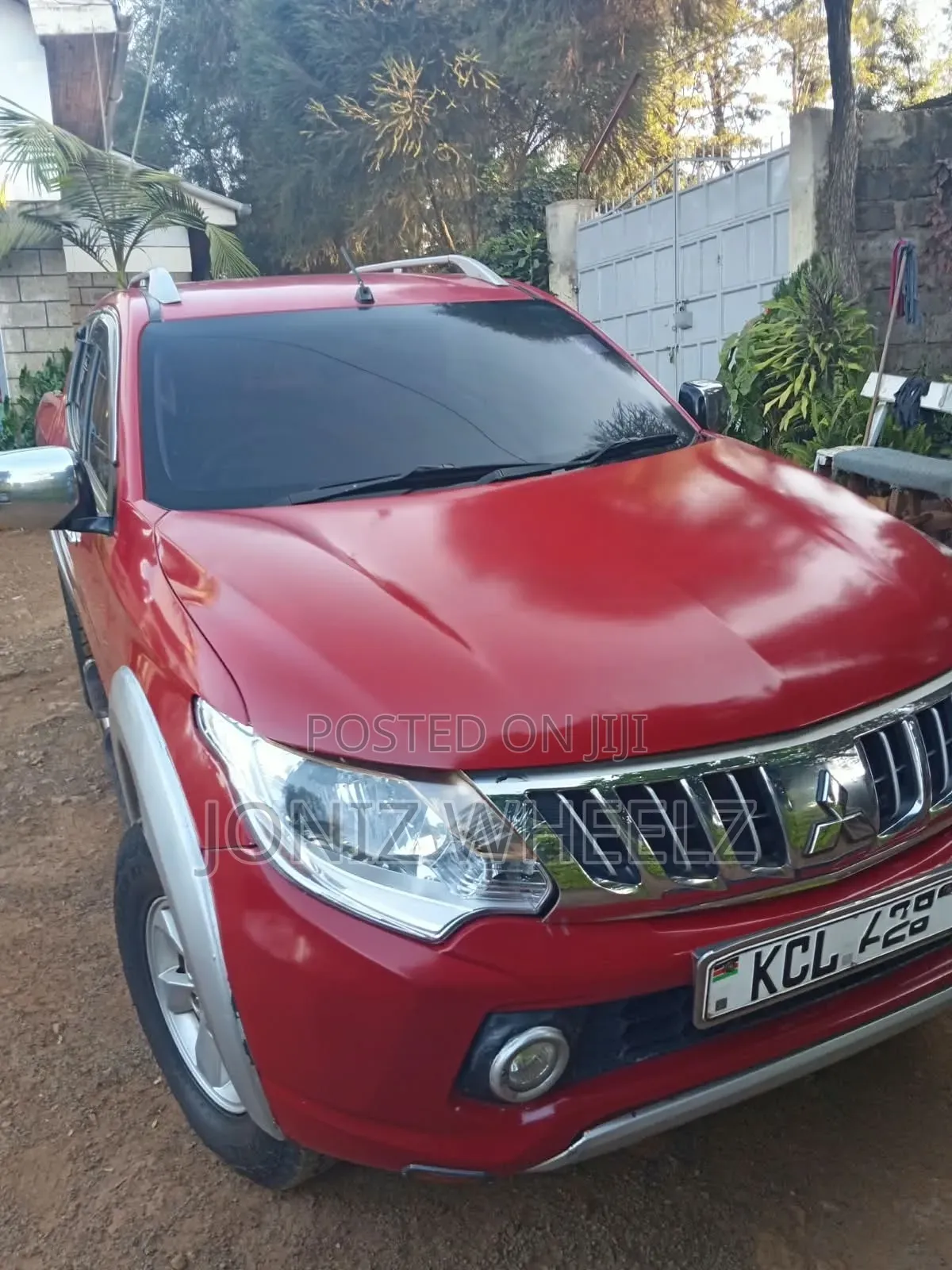 Mitsubishi L200 Double Cab 2.4 154hp 4WD 2015 Red