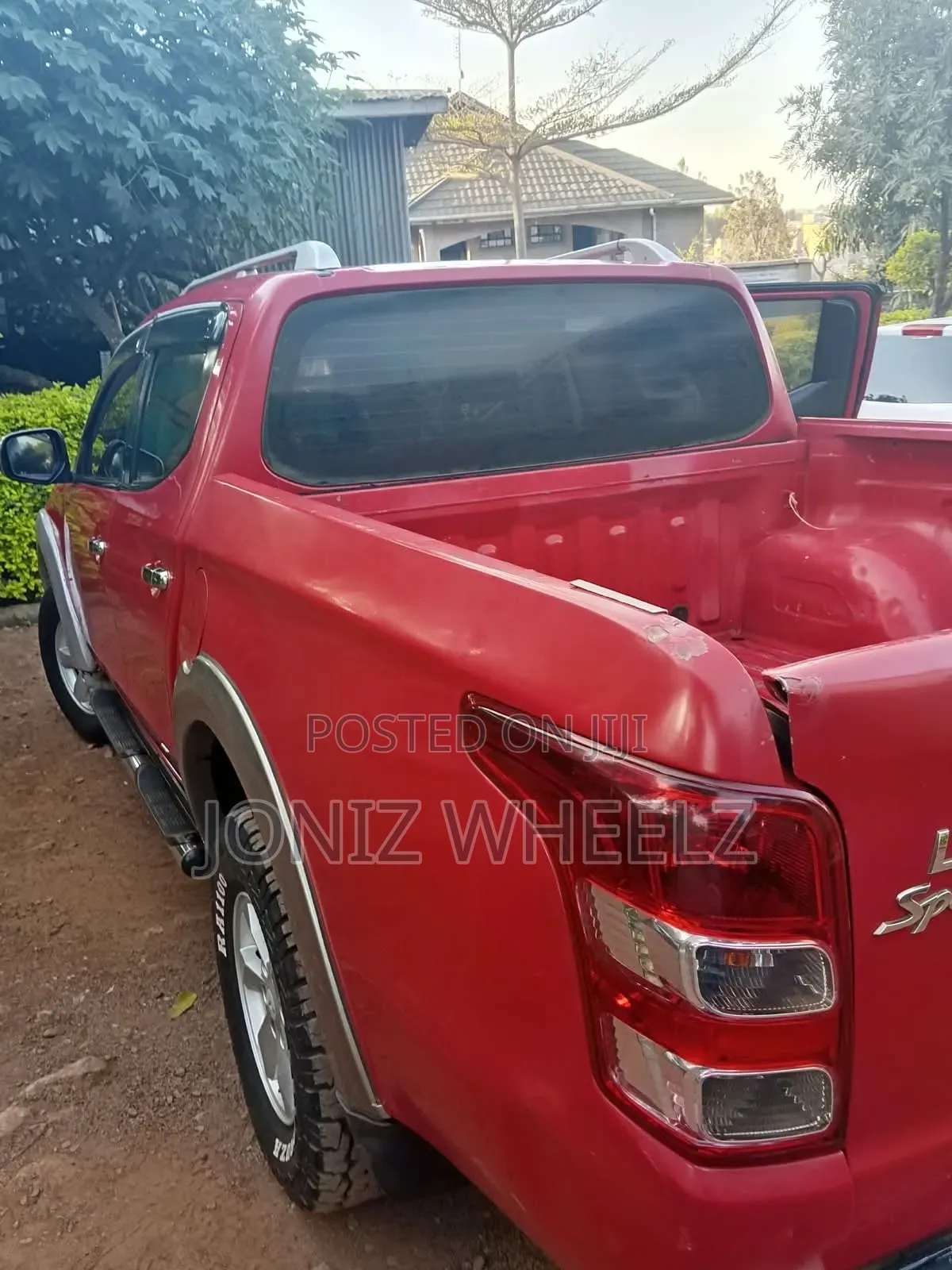 Mitsubishi L200 Double Cab 2.4 154hp 4WD 2015 Red