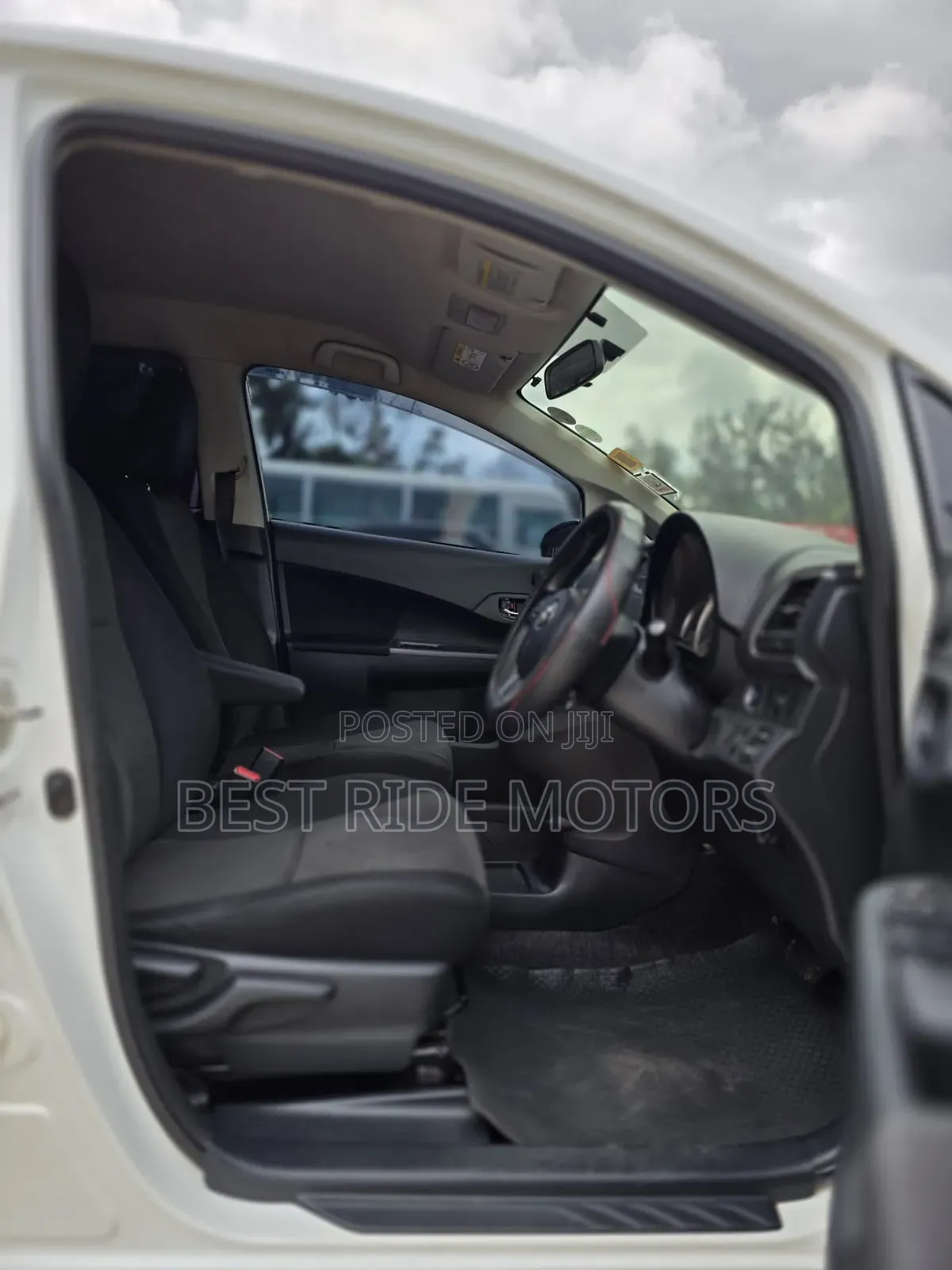 Toyota Ractis 2016 White