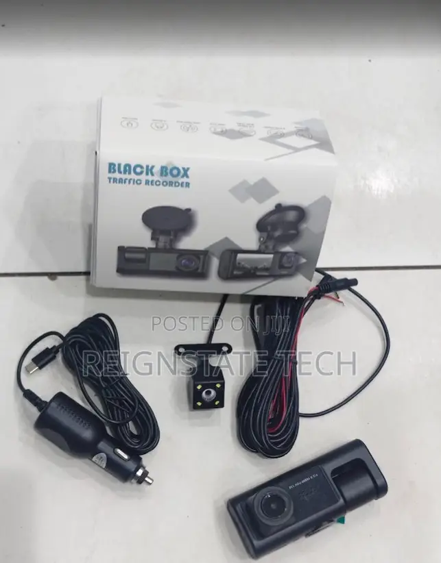 3 in 1 Dash Camera With SD Card Slot and Rear View Camera