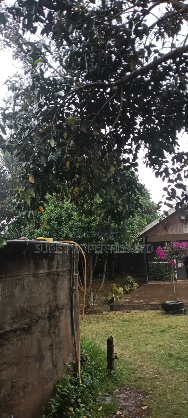 11⁄2 Acres at Kamandura
