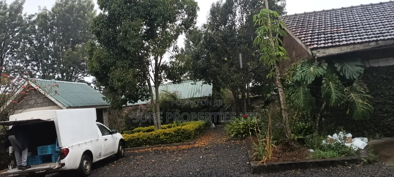 11⁄2 Acres at Kamandura