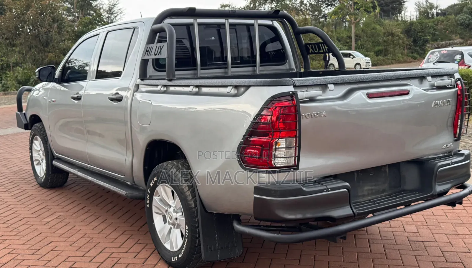 Toyota Hilux 2020 Silver