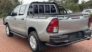 Toyota Hilux 2020 Silver