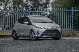 Toyota Vitz 1.3 FWD 5dr 2019 Silver