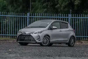 Toyota Vitz 1.3 FWD 5dr 2019 Silver