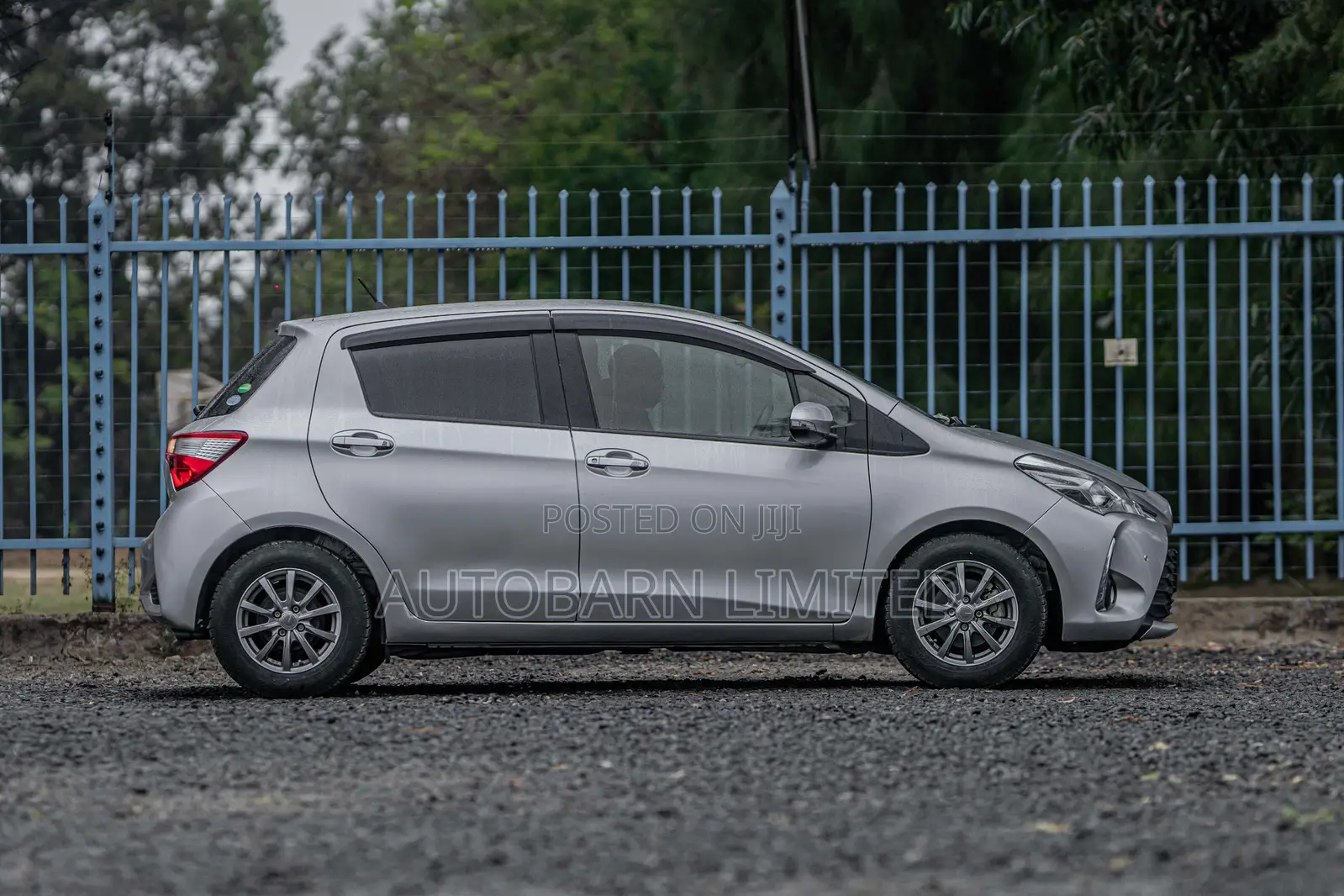 Toyota Vitz 1.3 FWD 5dr 2019 Silver