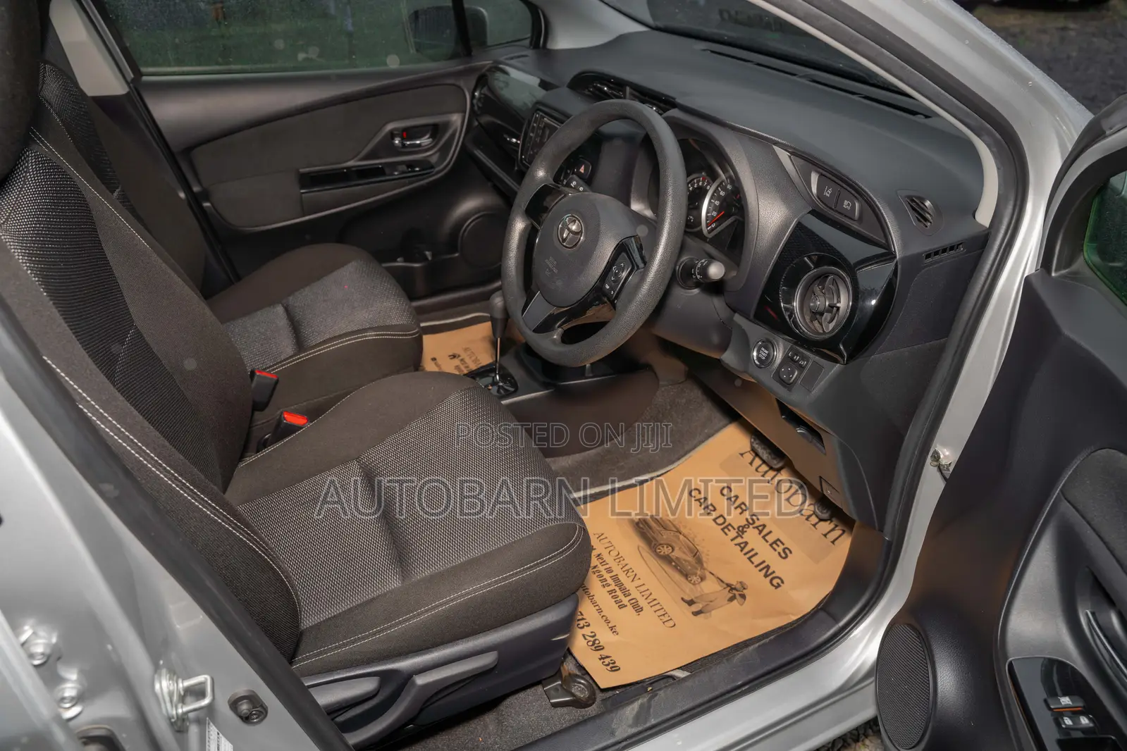 Toyota Vitz 1.3 FWD 5dr 2019 Silver