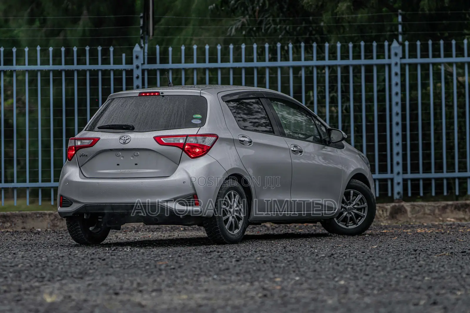 Toyota Vitz 1.3 FWD 5dr 2019 Silver