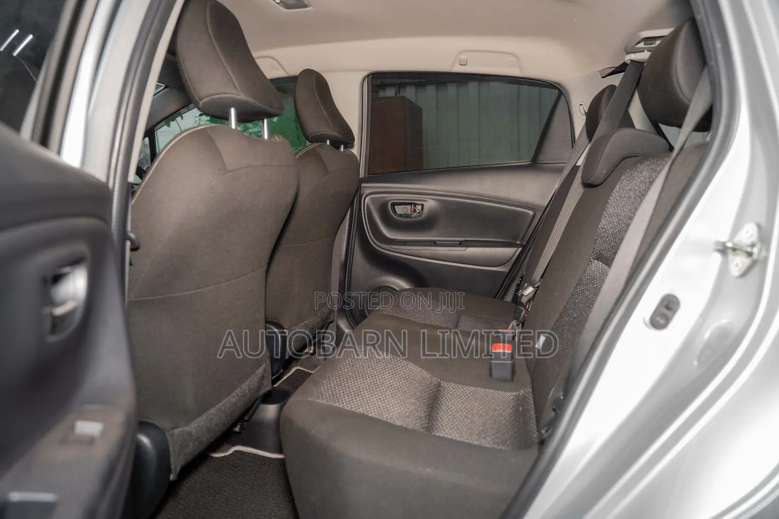 Toyota Vitz 1.3 FWD 5dr 2019 Silver