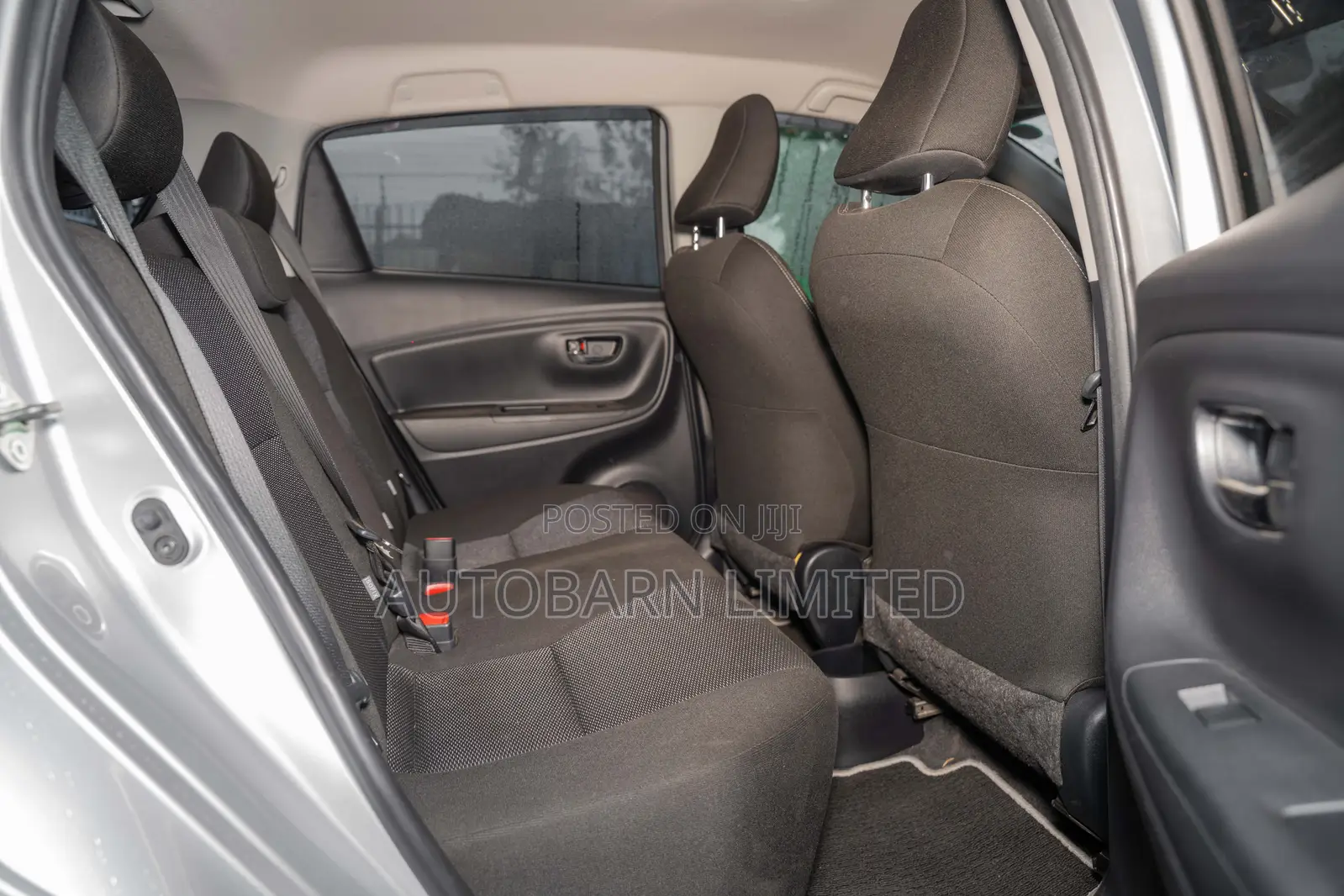 Toyota Vitz 1.3 FWD 5dr 2019 Silver