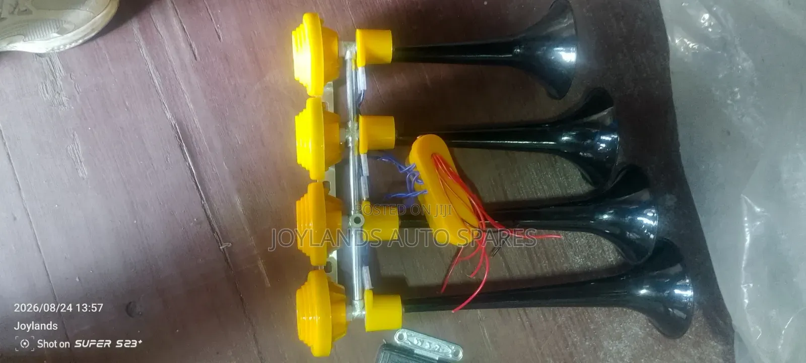 Paralila Horn 4pipe Yellow Black(6 Sounds)