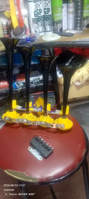 Paralila Horn 4pipe Yellow Black(6 Sounds)