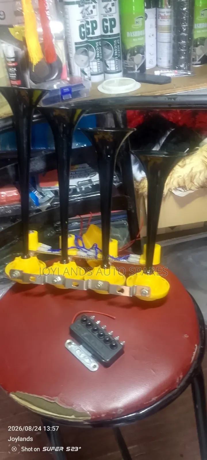 Paralila Horn 4pipe Yellow Black(6 Sounds)