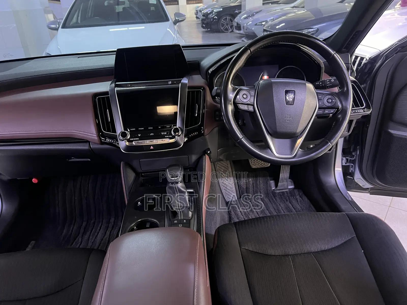 Toyota Crown 2019 Gray