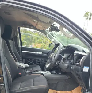 Toyota Hilux 2019 Black