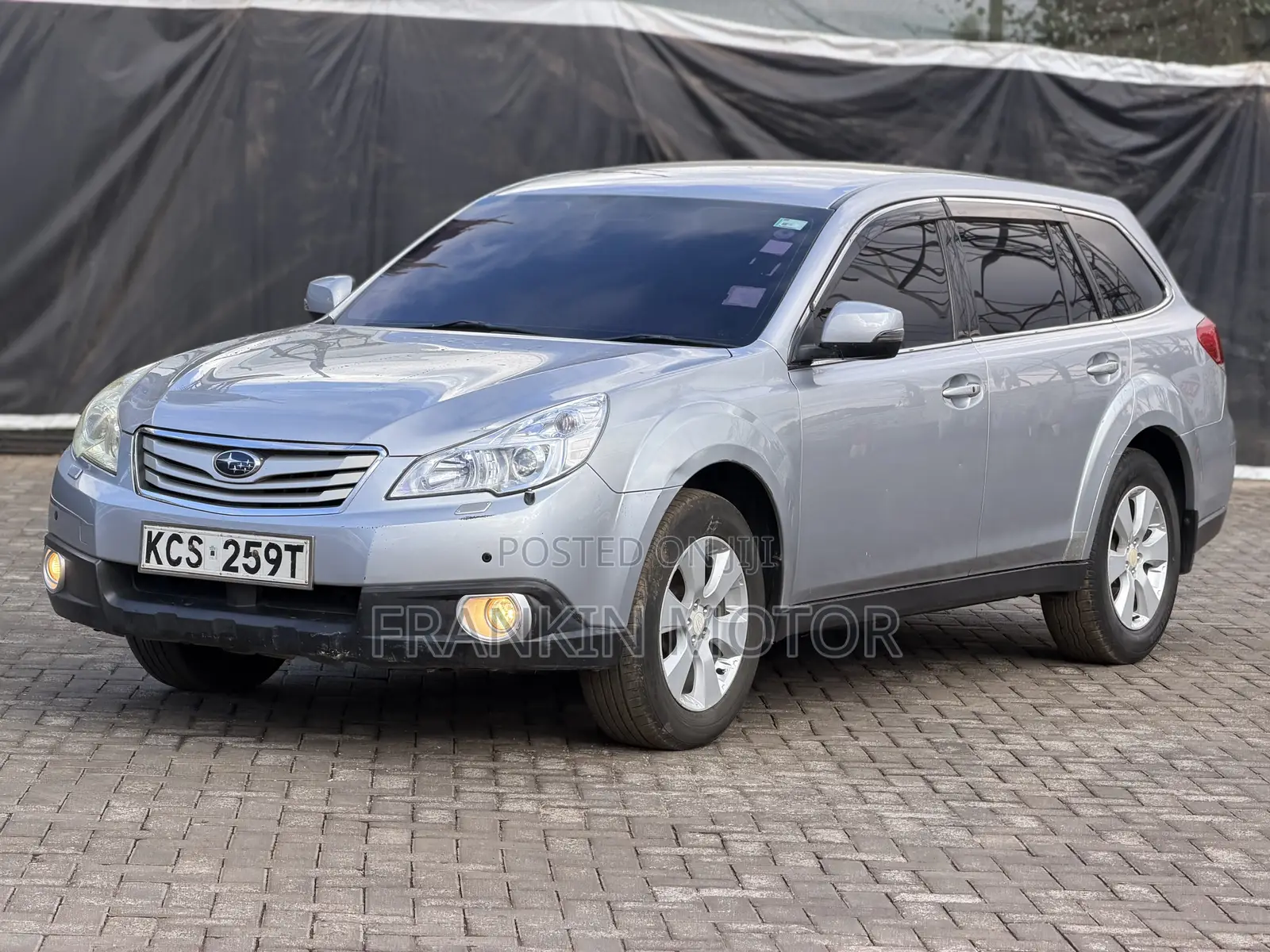 Subaru Outback 2.5i Premium 2011 Silver
