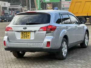 Subaru Outback 2.5i Premium 2011 Silver