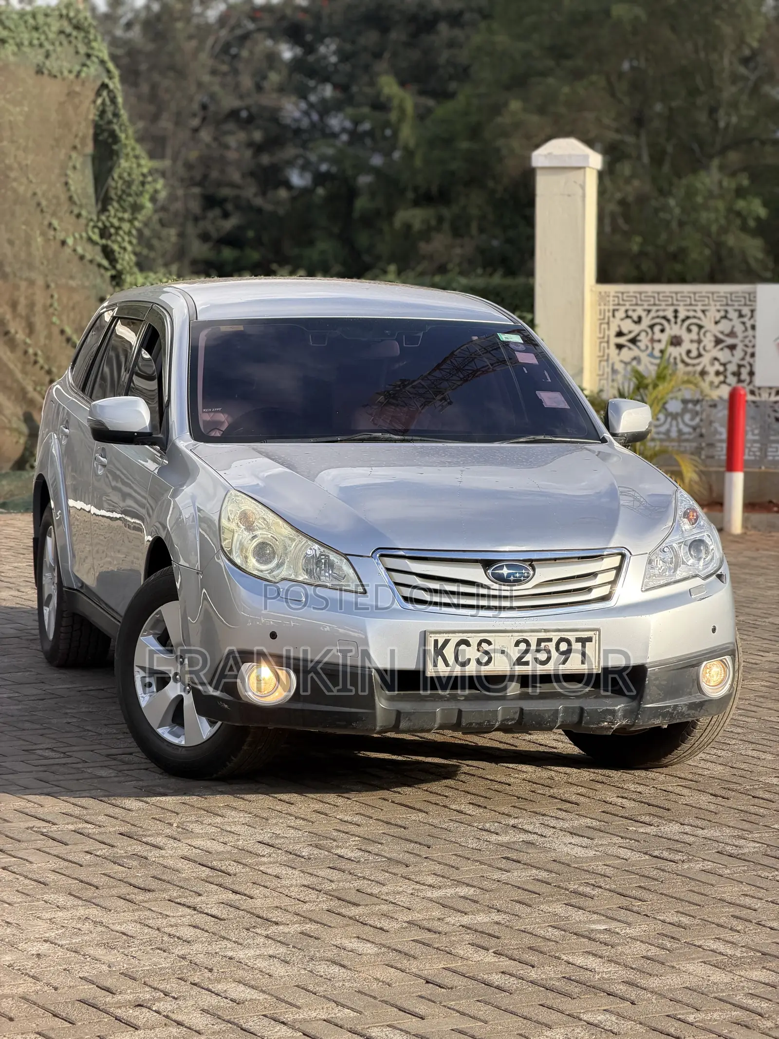 Subaru Outback 2.5i Premium 2011 Silver