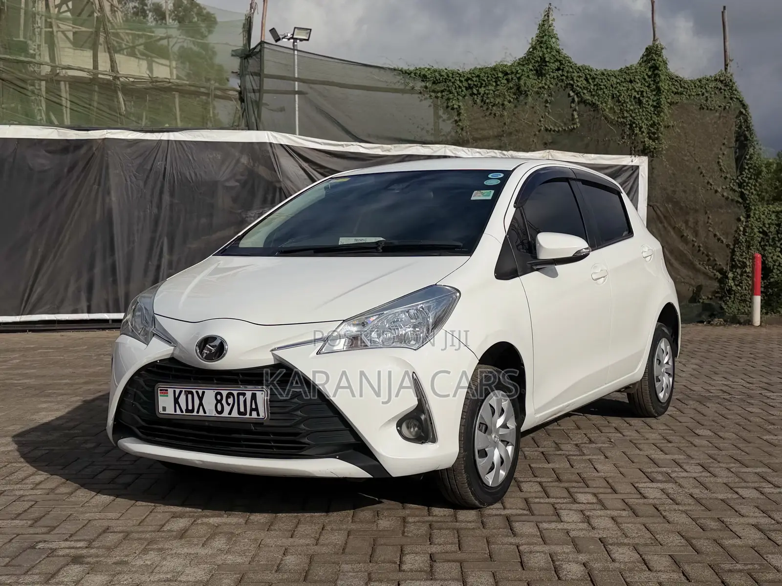 Toyota Vitz 1.0 FWD 5dr 2019 White