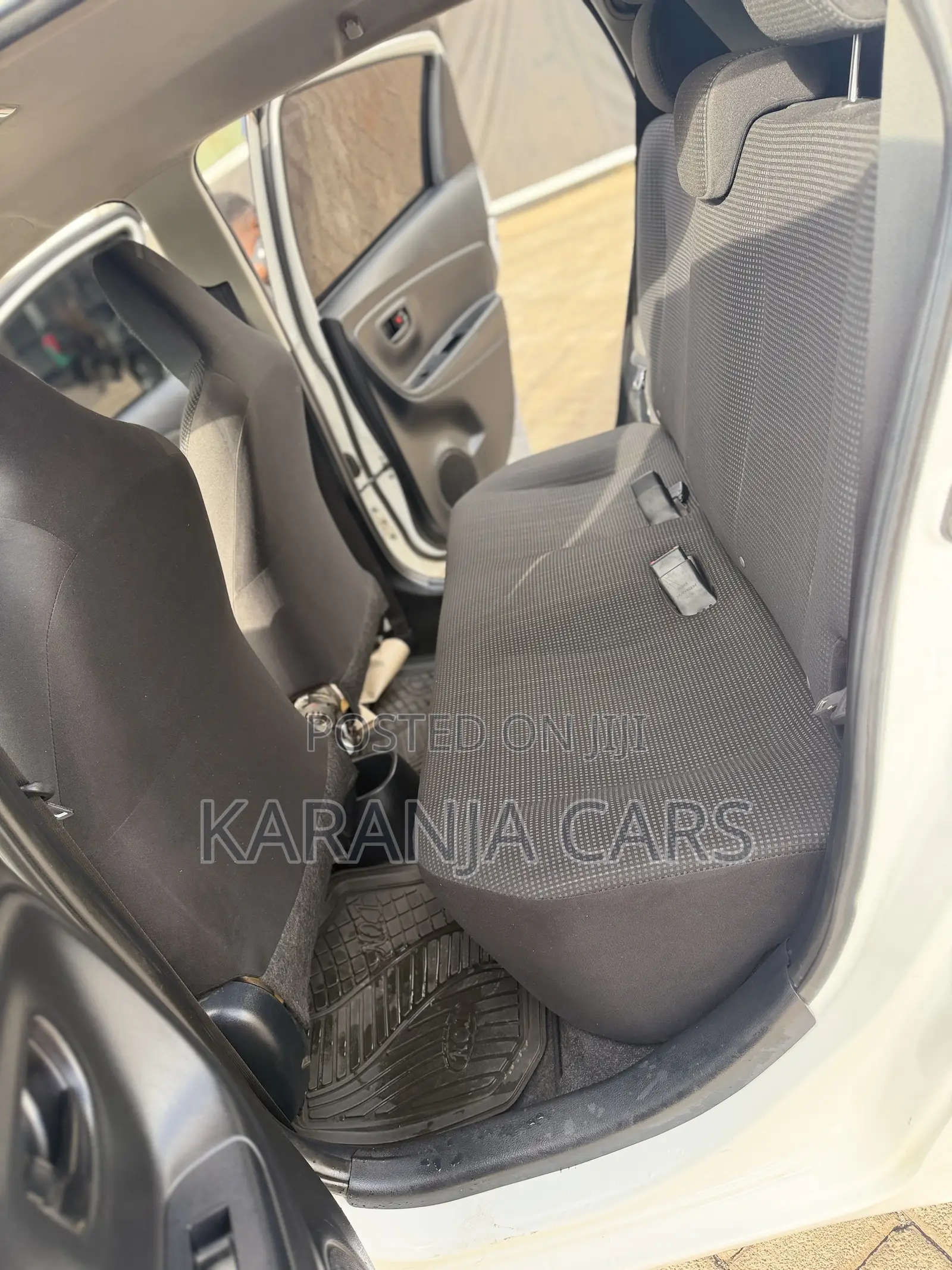Toyota Vitz 1.0 FWD 5dr 2019 White