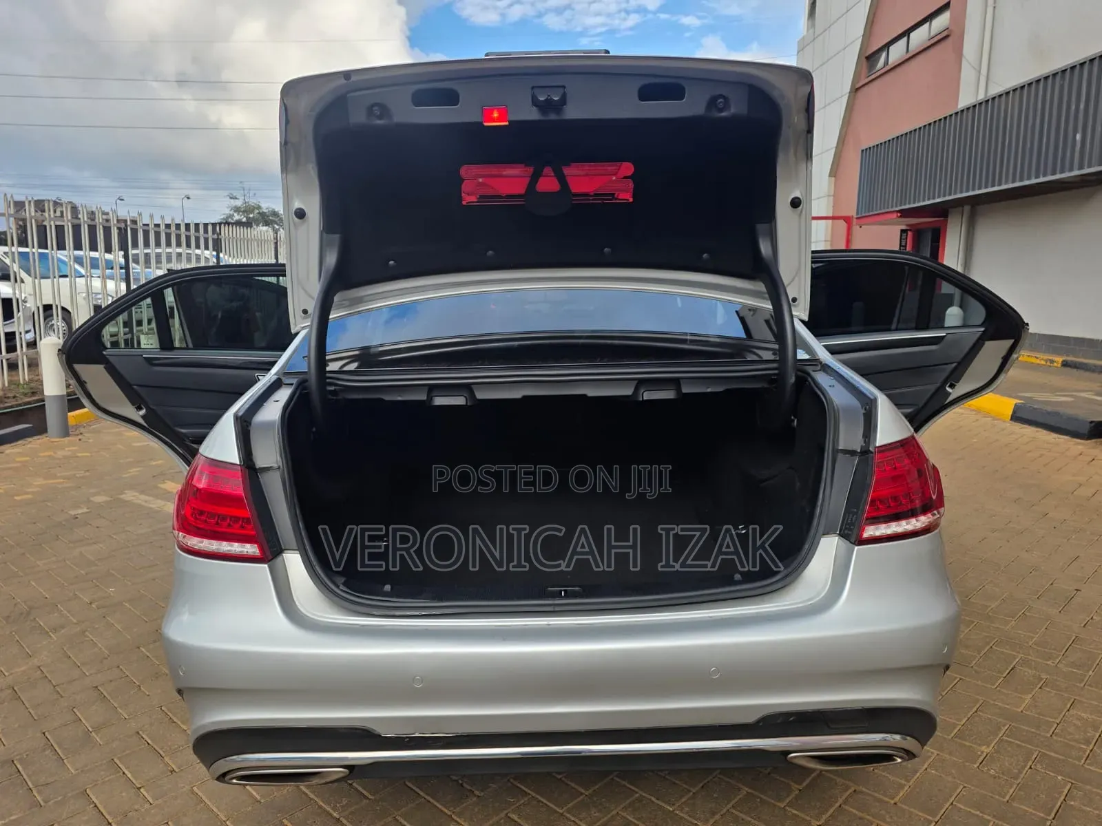 Mercedes-Benz E250 2016 Silver