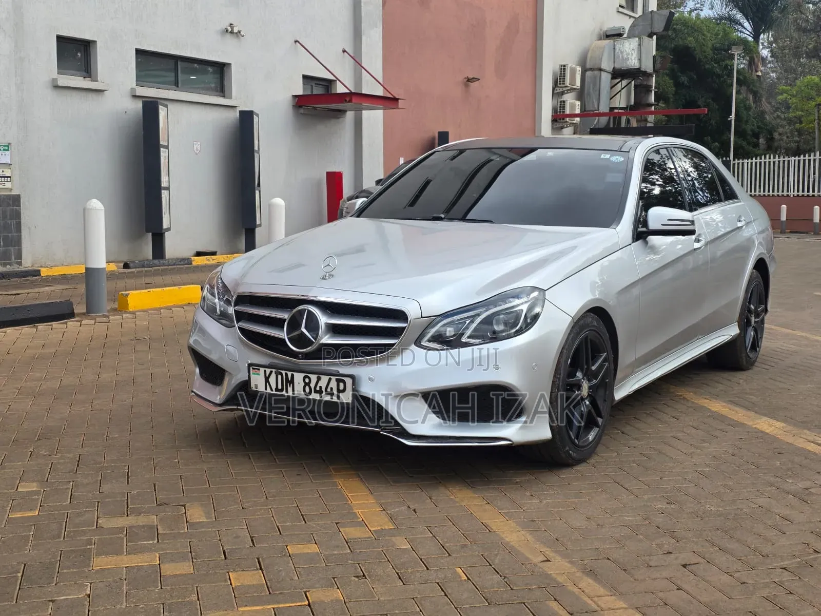 Mercedes-Benz E250 2016 Silver