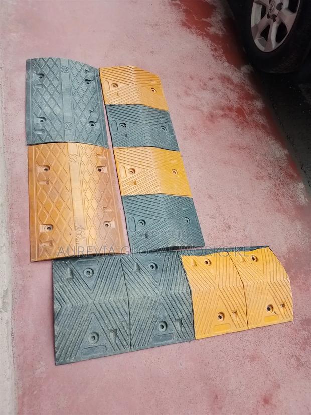 Rubber Speed Bumps Premium Grade - main view